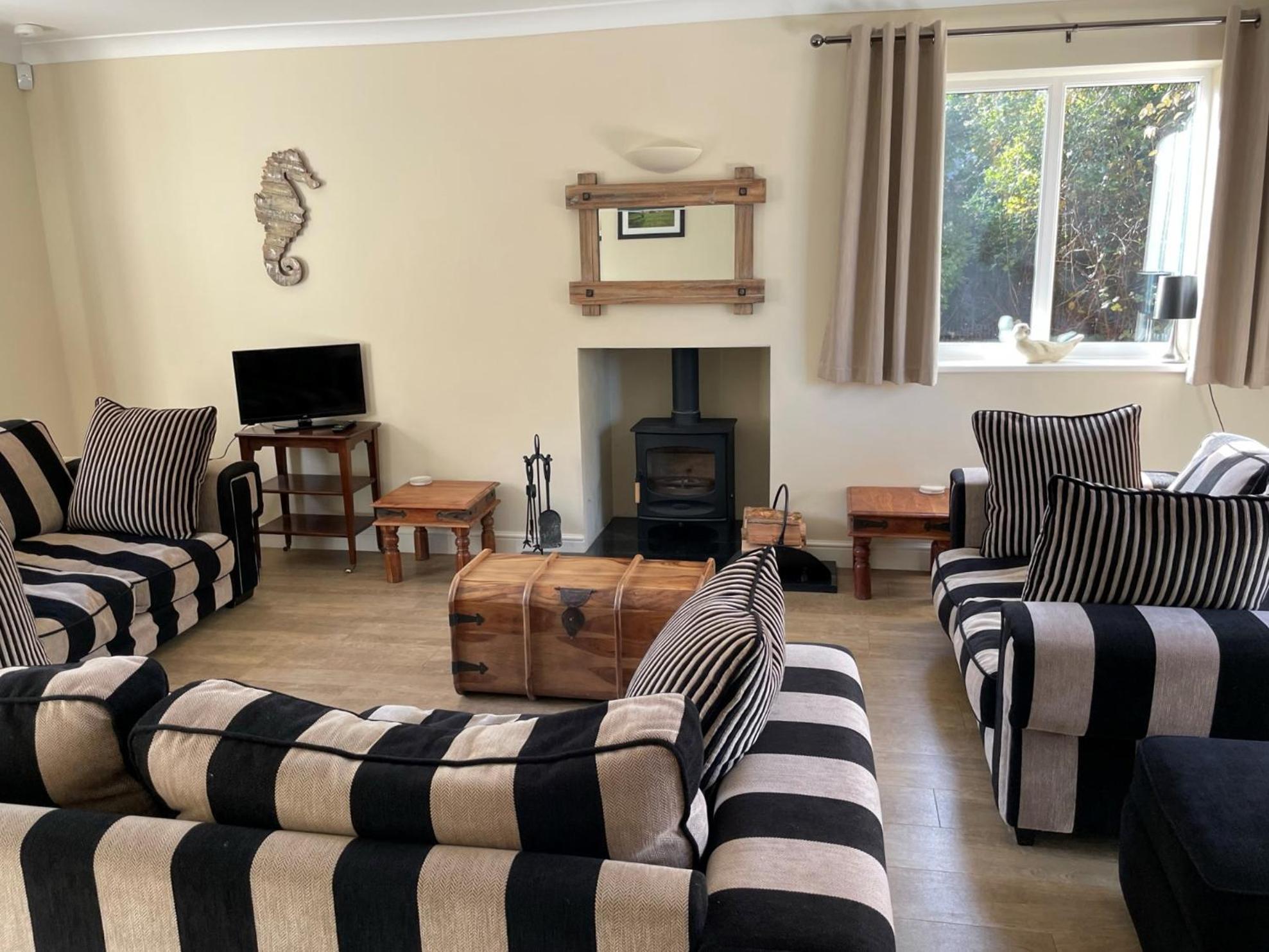 Saltkettle In Blakeney, Sleeping 12 In 5 Bedrooms Экстерьер фото