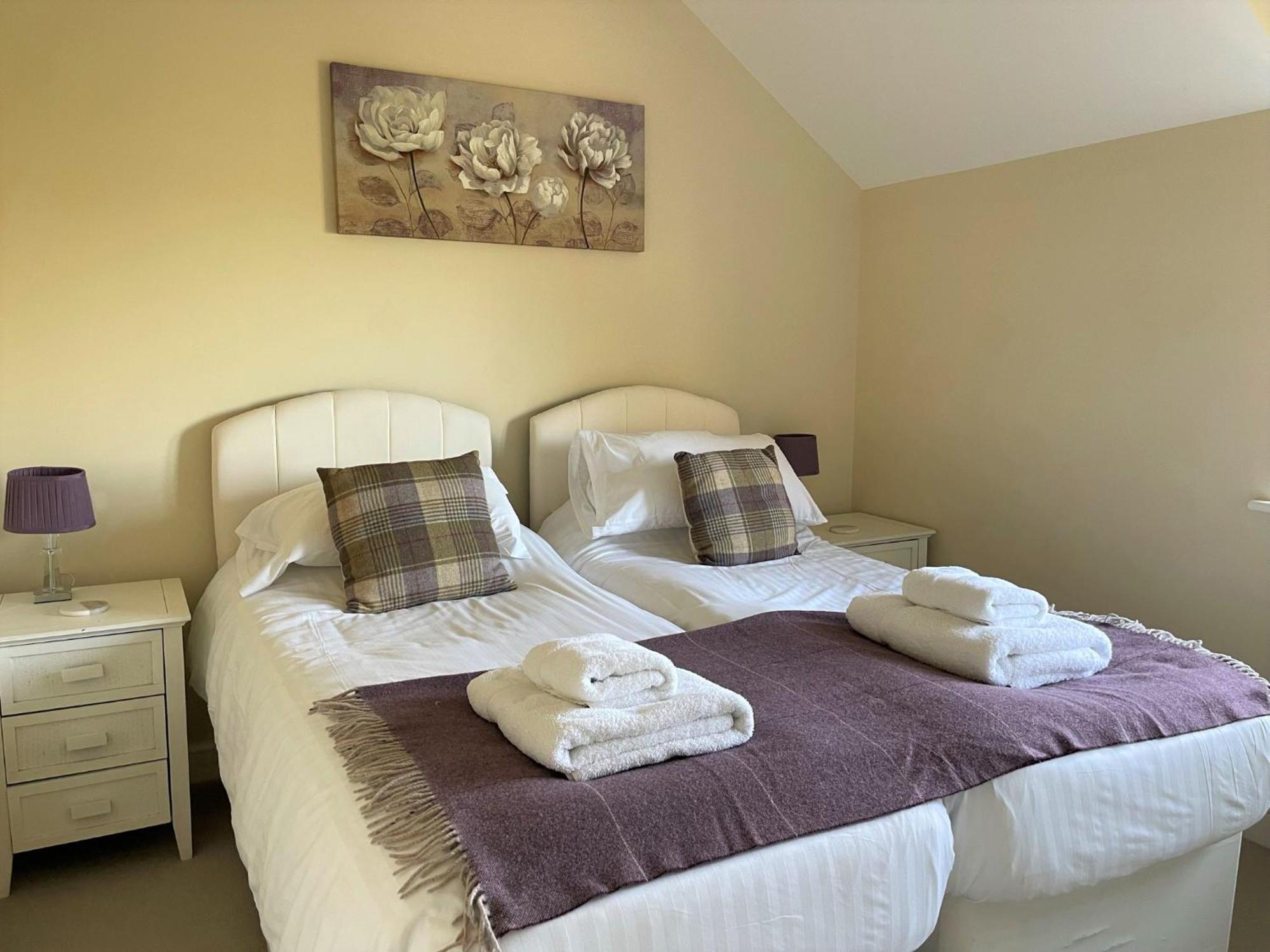 Saltkettle In Blakeney, Sleeping 12 In 5 Bedrooms Экстерьер фото