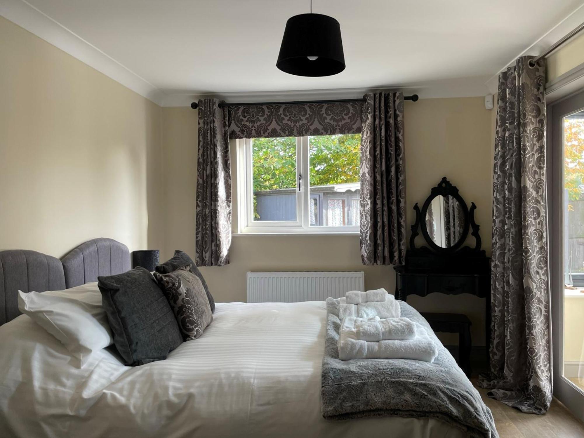 Saltkettle In Blakeney, Sleeping 12 In 5 Bedrooms Экстерьер фото