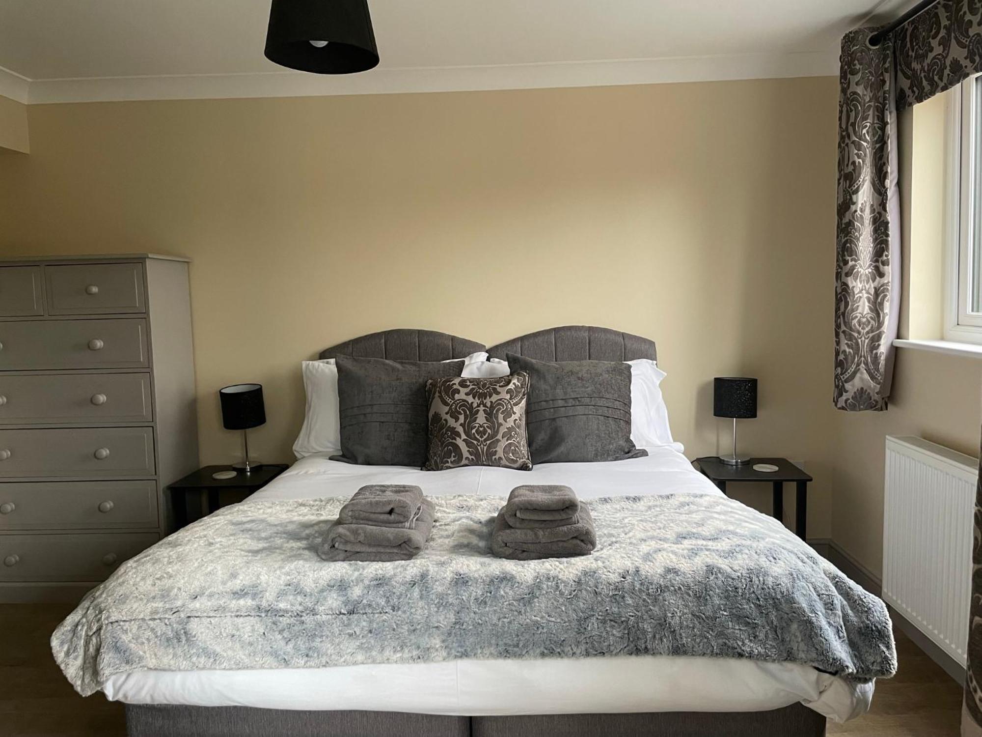 Saltkettle In Blakeney, Sleeping 12 In 5 Bedrooms Экстерьер фото